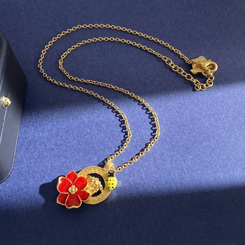 Versace necklace 02yxh176